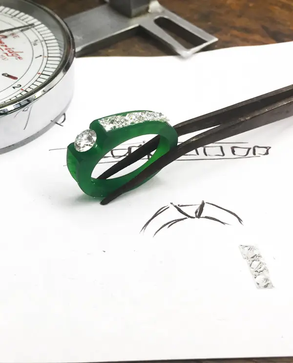 Bague prototypée en cire, maquette réalisée par le joaillier