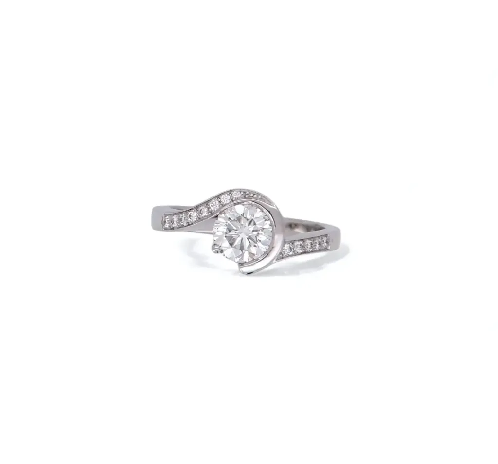 Bague tourbillon or blanc 18 carats, diamant naturel