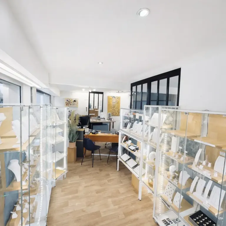 Expertise des bijoux en or à l’atelier