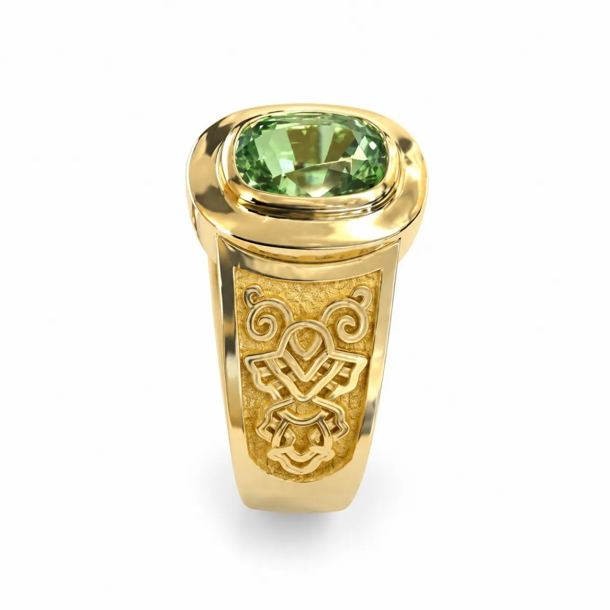Bague chevalière artisanale en or jaune 18K avec pierre précieuse verte, création sur mesure Maupas-Sehikyan