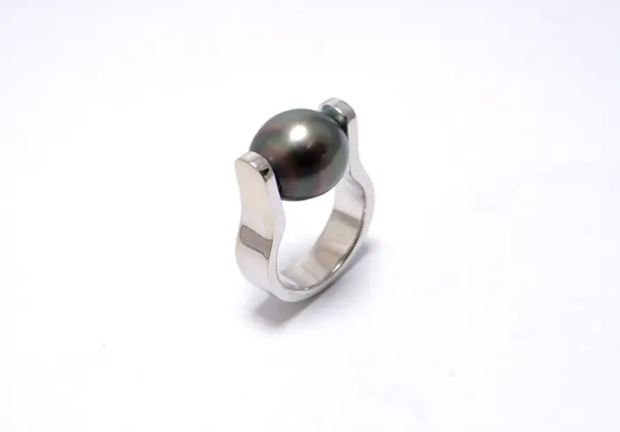 bague perle de Tahiti ronde 11 mm monture en or blanc 18 carats