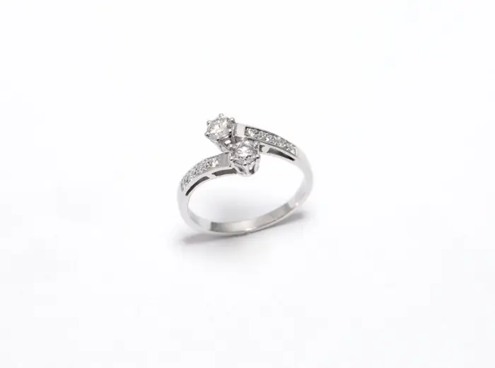 toi et moi bague diamant monture en or blanc 18 carats