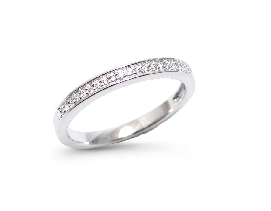 alliance demi tour or blanc 18 carats avec diamants rond serti grains