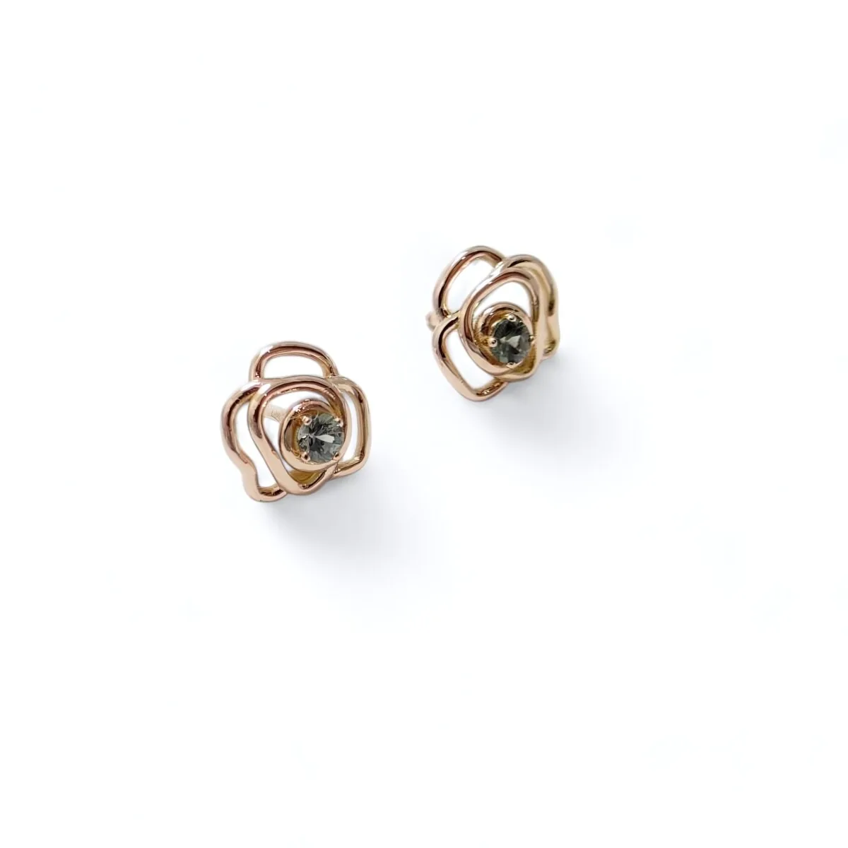 boucles d'oreilles en or rose 18 carats avec deux saphirs vert rond