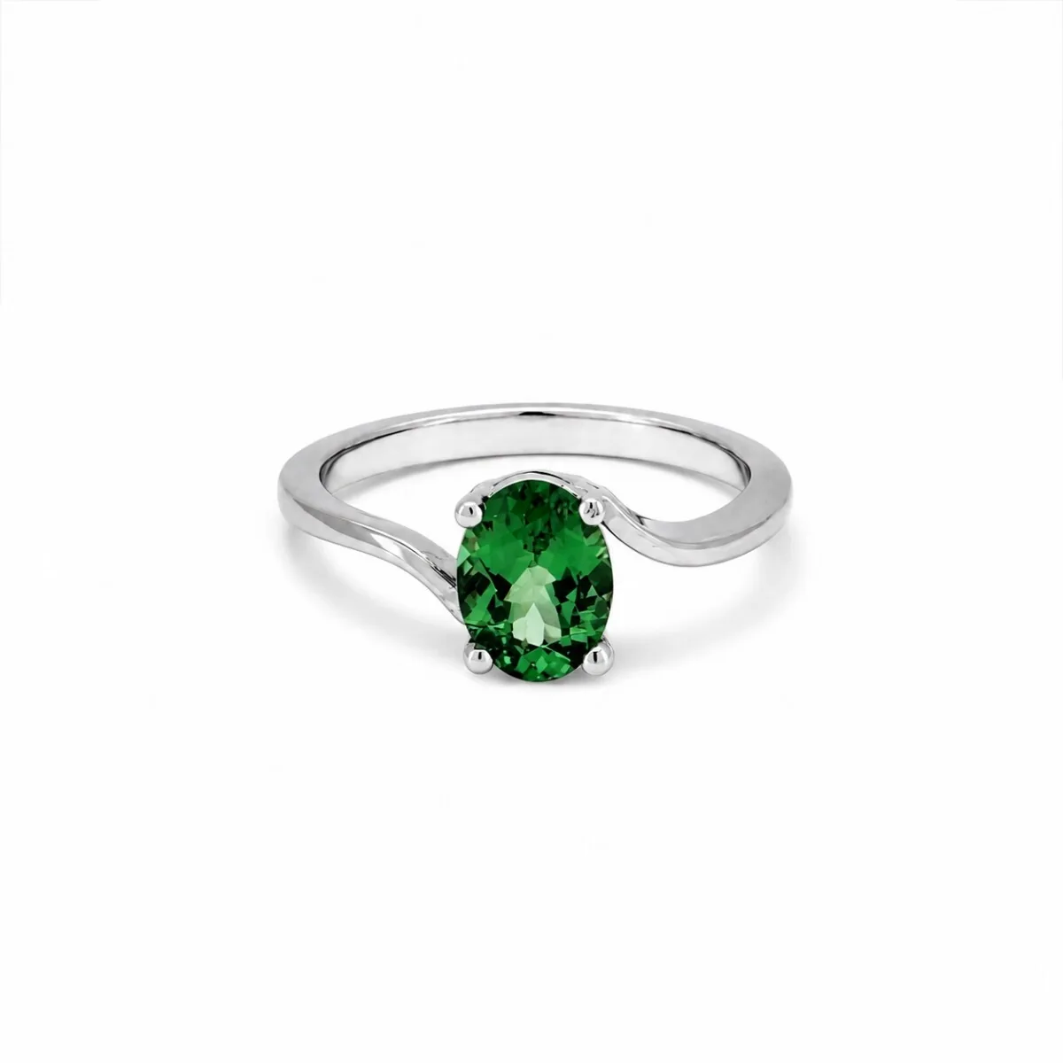 Bague solitaire en or blanc 750 avec grenat tsavorite ovale vert