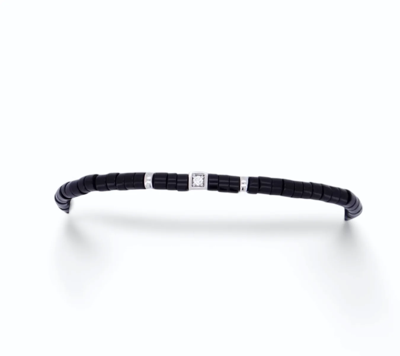 Bracelet en argent orné d'une pierre noire et de diamants – bijou élégant pour femme