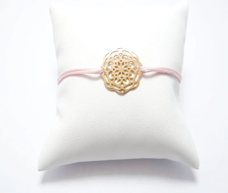 rbracelet rosace en or rose avec cordon polyester ciré