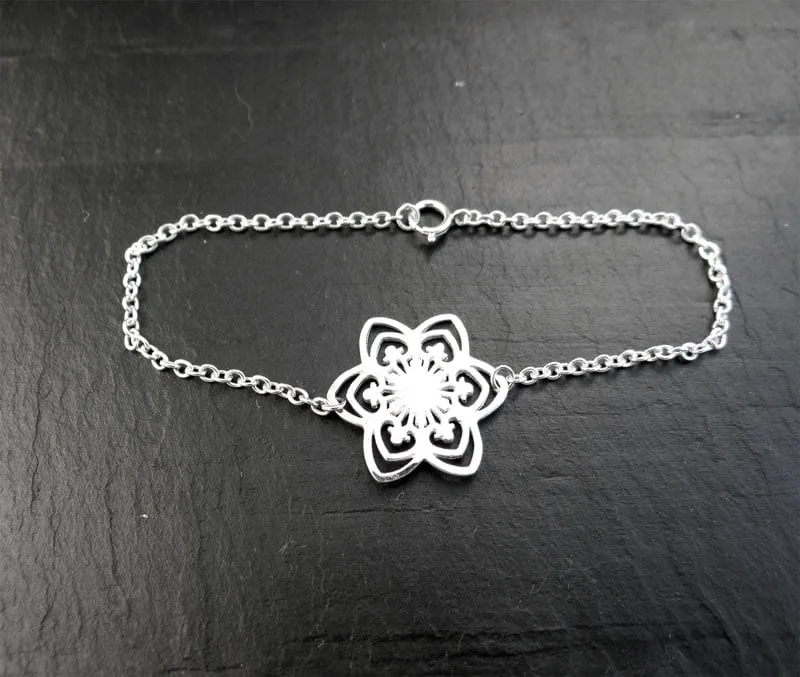 bracelet argent chaine ronde et un flocon de neige