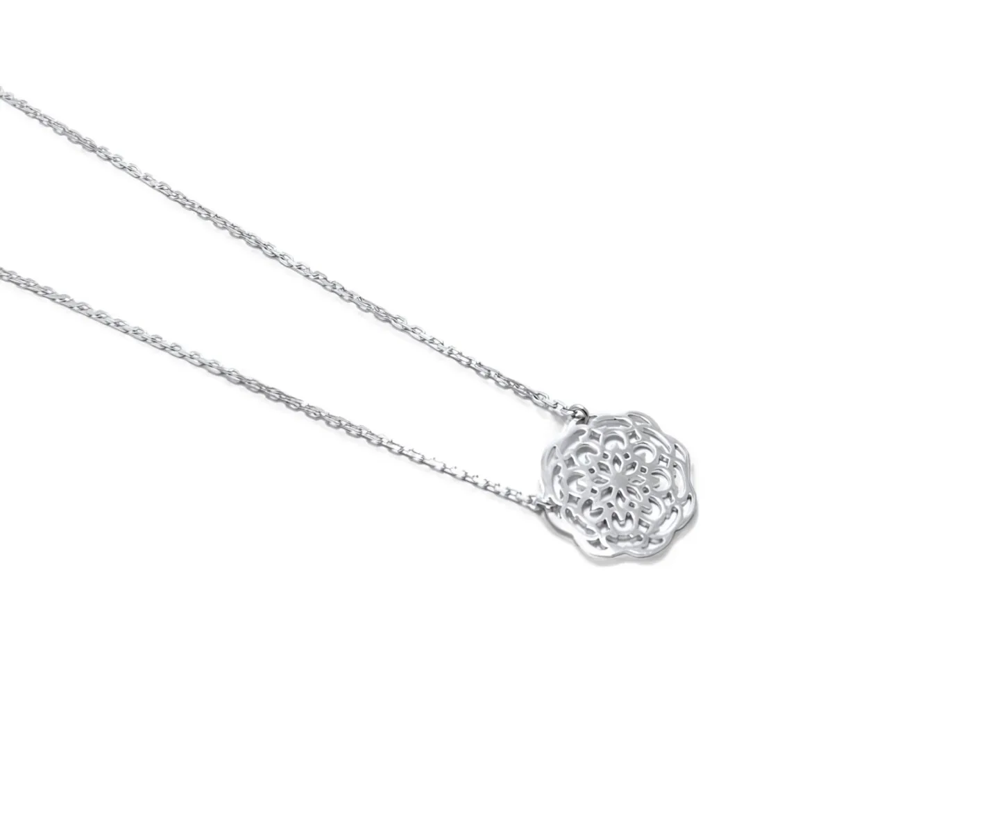 collier avec pendentif en forme de rosace en argent 9235