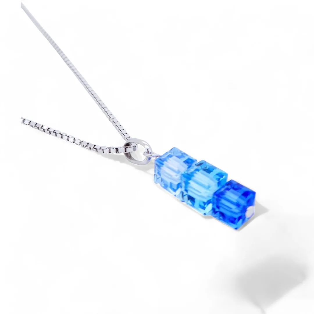 COLLIER CRISTAL SWAROWSKI BLEU CUBE