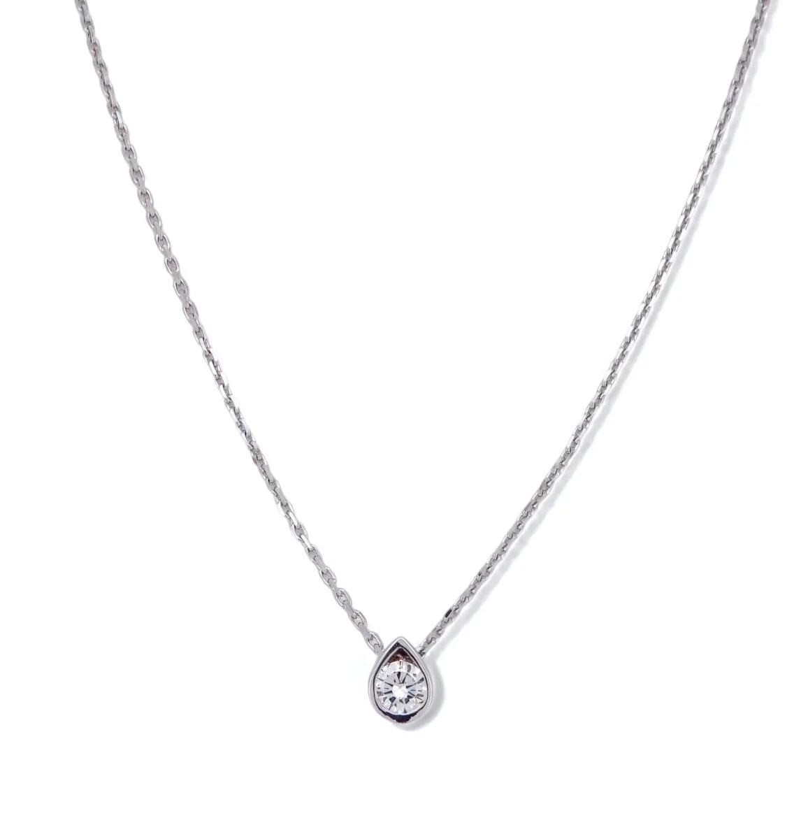 collier diamant naturel 0.25 carats ronde serti clos en forme de goutte avec une chaine forcat