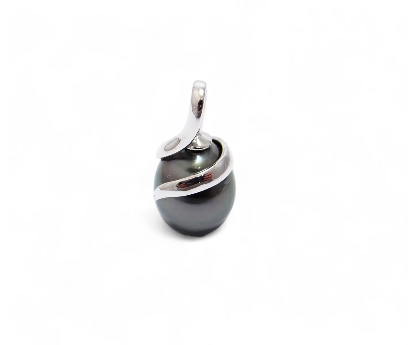pendentif en or blanc 18 carats rhodé avec perle de tahiti ronde