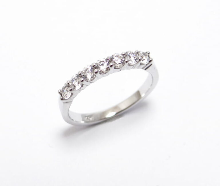 Alliance femme diamant or blanc