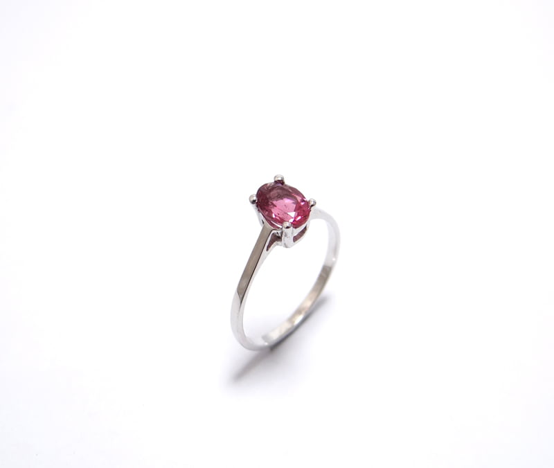 bague tourmaline rose ovale monture or blanc chaton 4 griffes