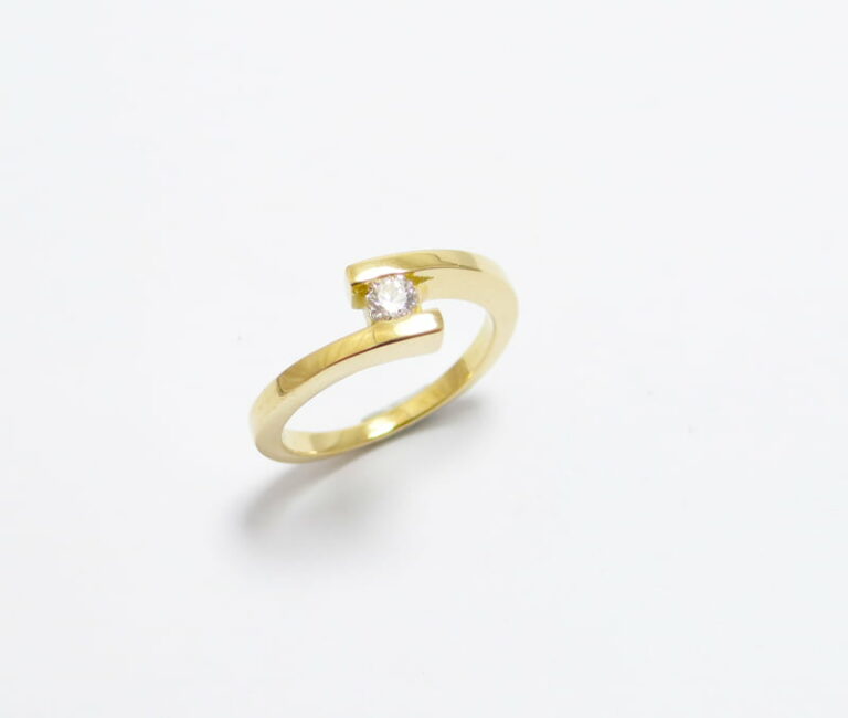 Bague solitaire or diamant