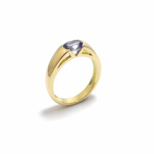 bague saphir bleue ceylan ovale 7/5mm monture or jaune 18 carats