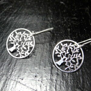 boucles d oreilles en forme d arbre de vie ajouré en argent 925 rhodié