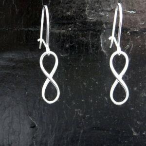 boucles d oreilles en forme de nœud infini en argent 925 rhodié