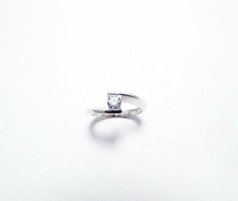 Solitaire  diamant OR BLANC 18 CARATS