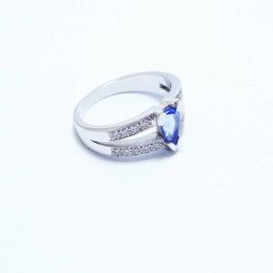 bague tanzanite poire diamant pavage monture or blanc