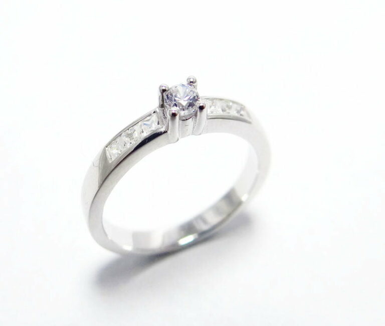 Bague  diamants 0.39 ct or blanc 18 carats