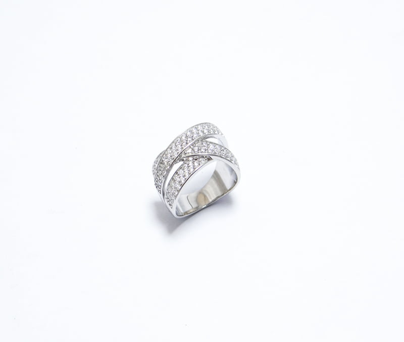 bague argent avec du volume pavage oxydes de zirconium