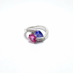 bague toi et moi tanzanite poire tourmaline rose ovale diamant sur le corps en or blanc 18 cts