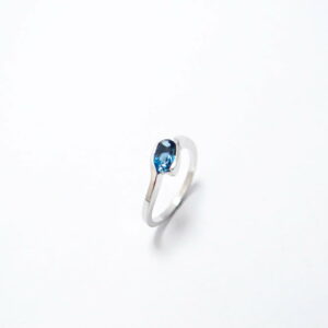 topaze swiss blue serti sur monture argent bague