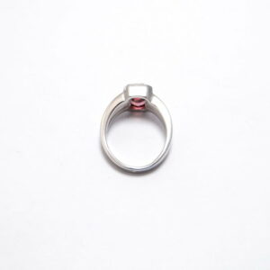 bague tourmaline rose taille rpc monture en or blanc 18 carats