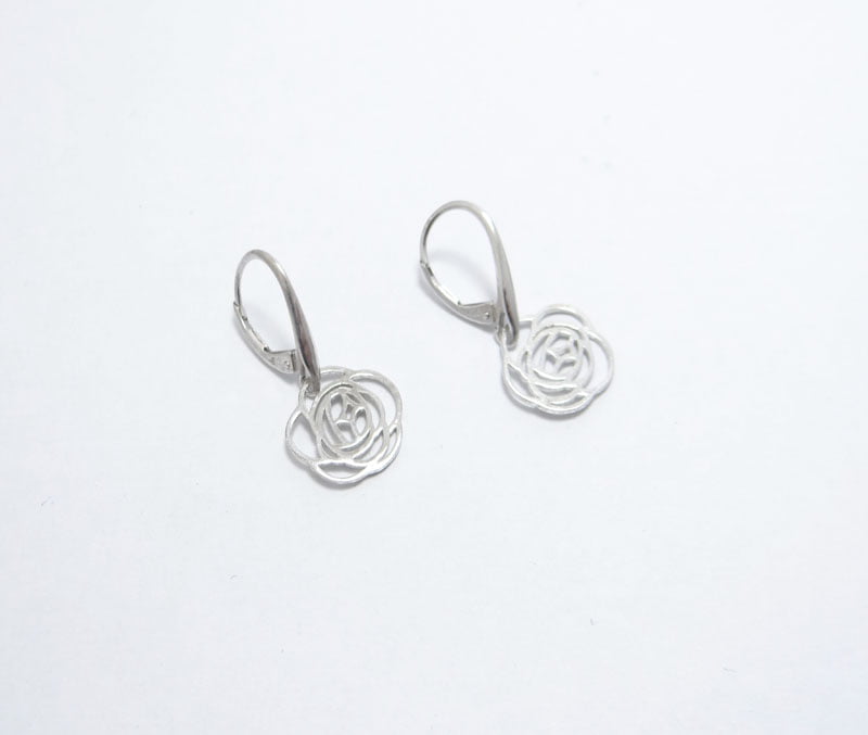 boucles d oreilles en forme de rose en argent 925