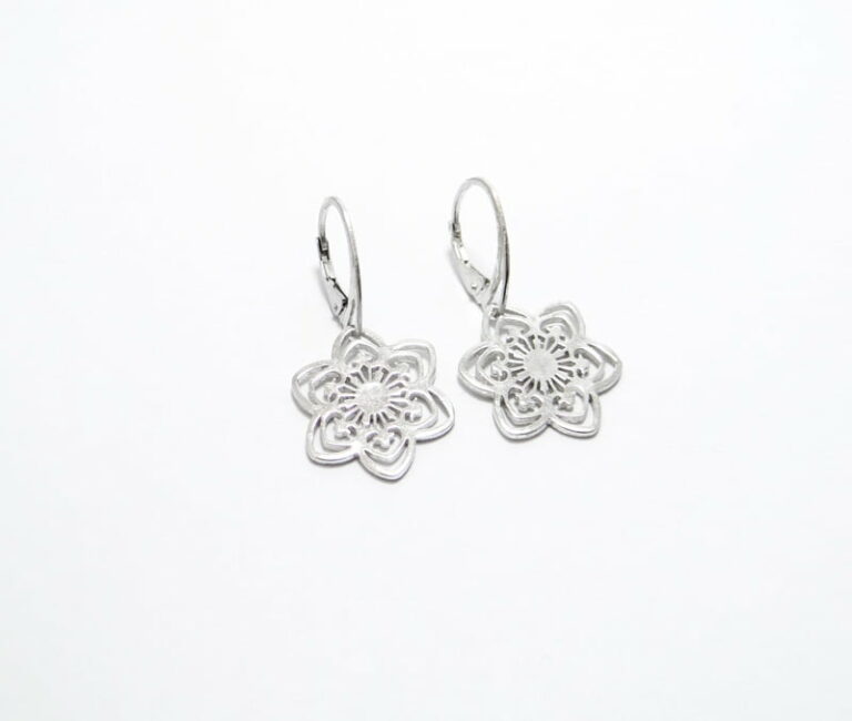 Boucles d’oreilles flocon de neige  en argent 925/1000, rhodié.