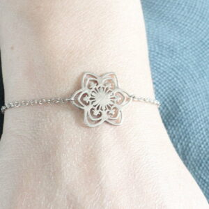 bracelet argent avec un flocon de neige