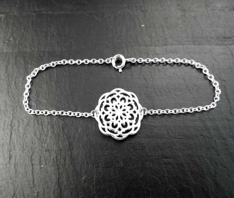 Bracelet ajouré en argent 925, rhodié.