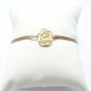 bracelet cordon beige coulissant avec rose en or jaune 18 cts