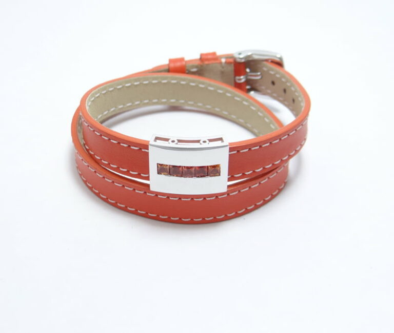 Bracelet femme cuir double tour argent et 5 saphirs orange.