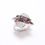 bague sur masure nantes pavage diamant et plusieurs navettes tourmalines au centre