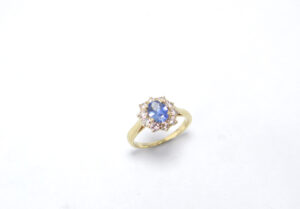 bague saphir ceylan et diamant autour en or jaune 18 carats
