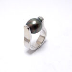 bague perle de Tahiti ronde 11 mm monture en or blanc 18 carats
