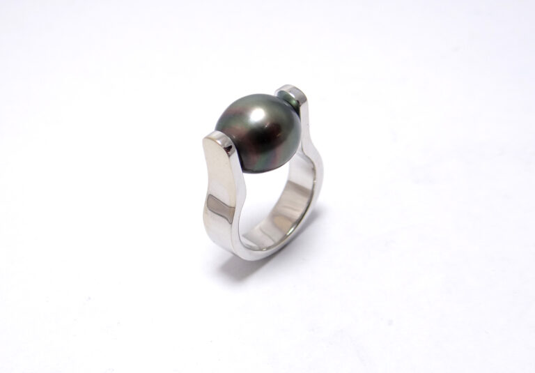bague perle de Tahiti ronde 11 mm monture en or blanc 18 carats