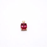 pendentif grenat rhodolite coussin monté sur chaton or jaune 18 carats 4 griffes