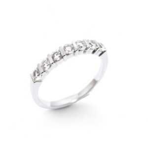 demi alliance diamants ronds en serti barrettes monture or blanc 18 carats