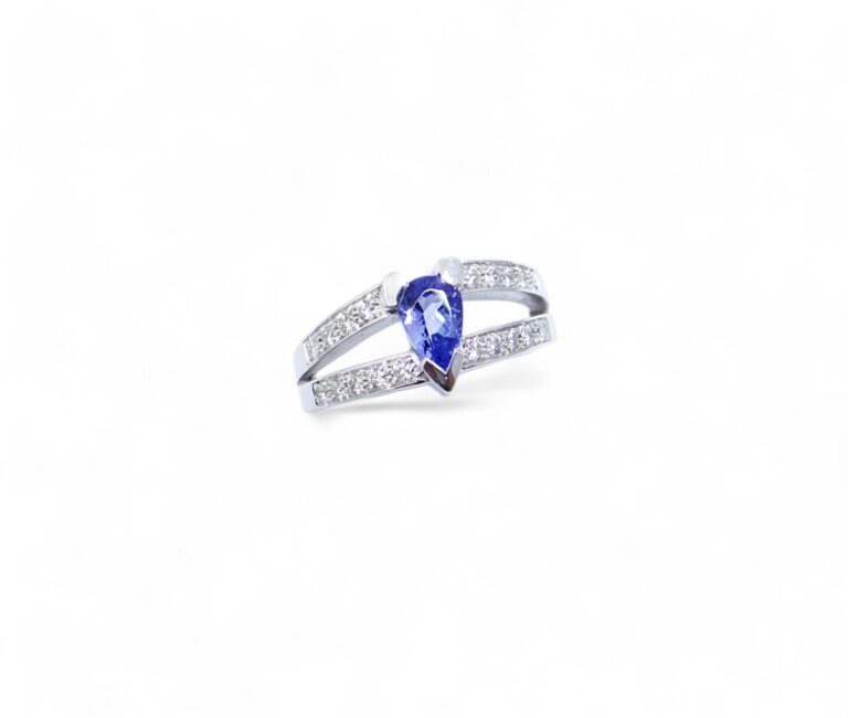 Bague tanzanite poire et diamants, or blanc 18 carats