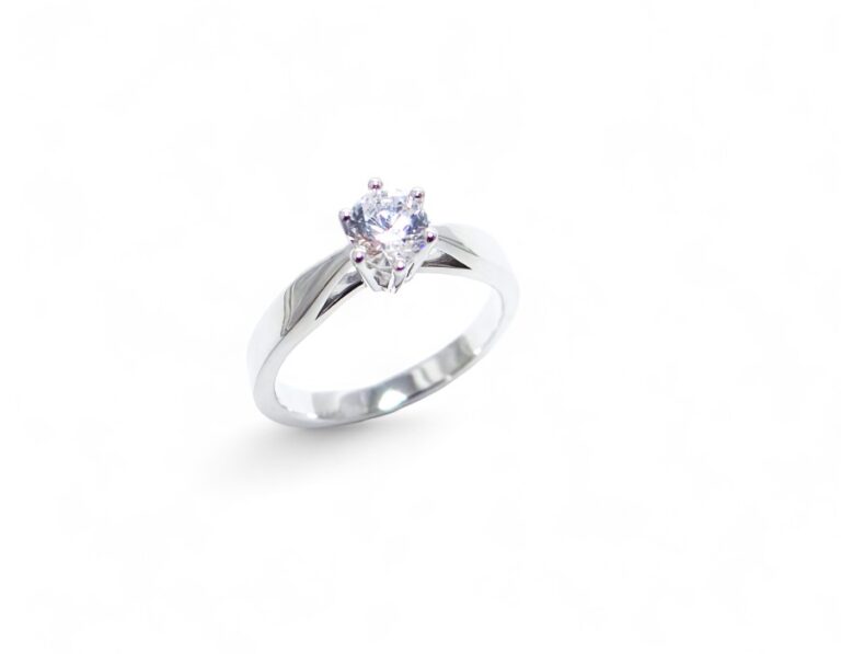 Solitaire diamant de 0.50 ct or blanc 18 carats