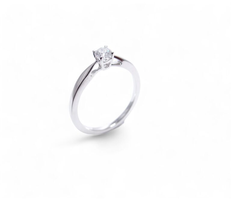 Bague Solitaire Diamant en Or Blanc 18 Carats