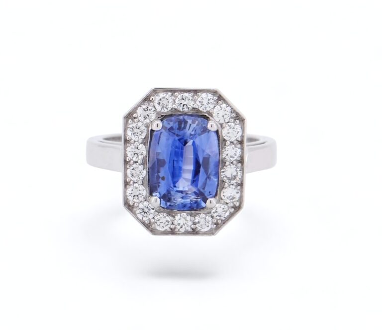 Bague saphir Ceylan et diamants monture or blanc 18 carats