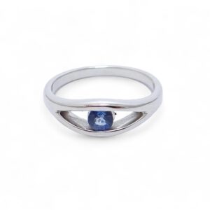 solitaire saphir ceylan monture en or blanc 18 carats