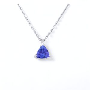 collier tanzanite troidia serti griffes en or blanc 18 carats avec chaine