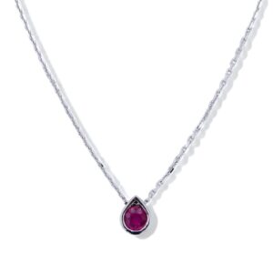 collier pendentif en forme de goutte serti d un rubis rond de 4 mm avec une chaine forcat en or blanc 18 carats