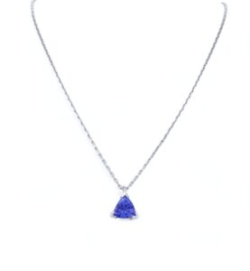 collier tanzanite troidia serti griffes avec chaine en or blanc 18 carats