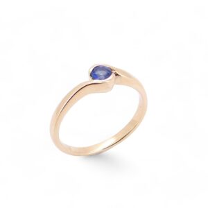 solitaire saphir ceylan serti clos monture en or jaune 18 carats joaillier createur